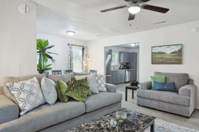 Rural Serenity x Cozy Comfort - 3-BD 1-BA w Yard
